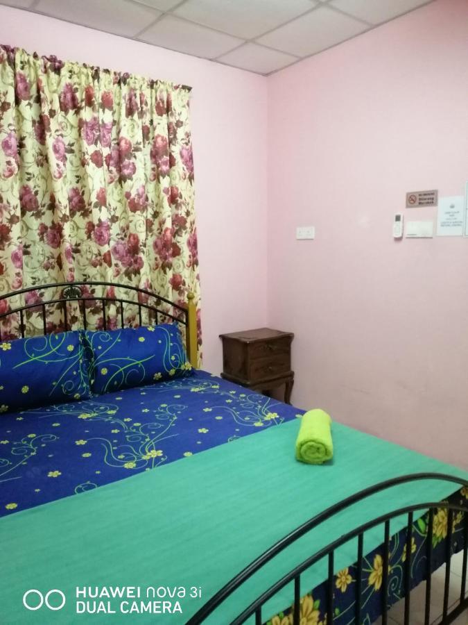 Layla Inn Batu Pahat Exterior photo
