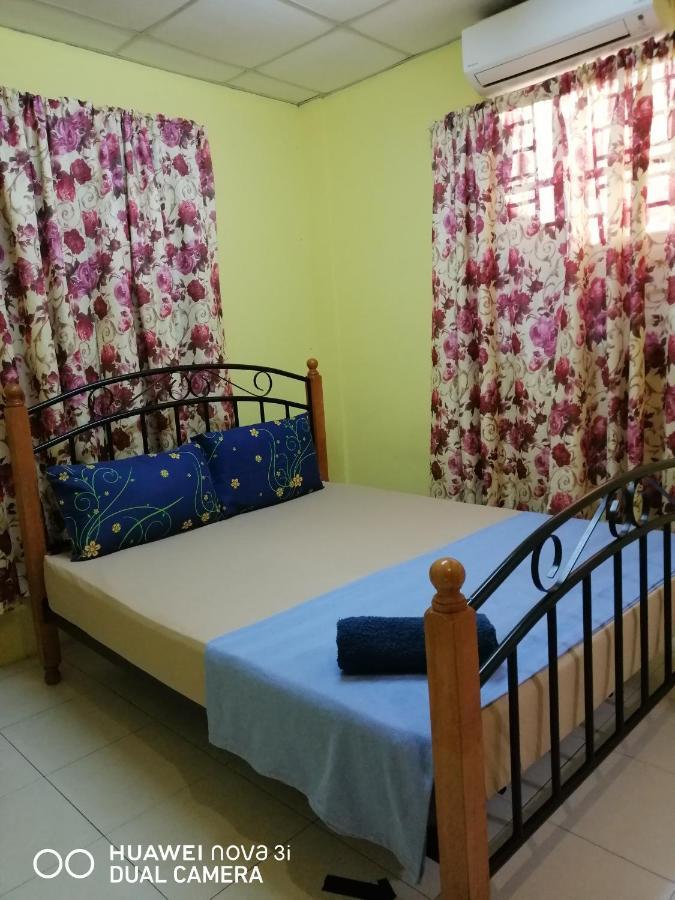 Layla Inn Batu Pahat Exterior photo