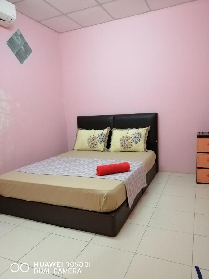 Layla Inn Batu Pahat Exterior photo