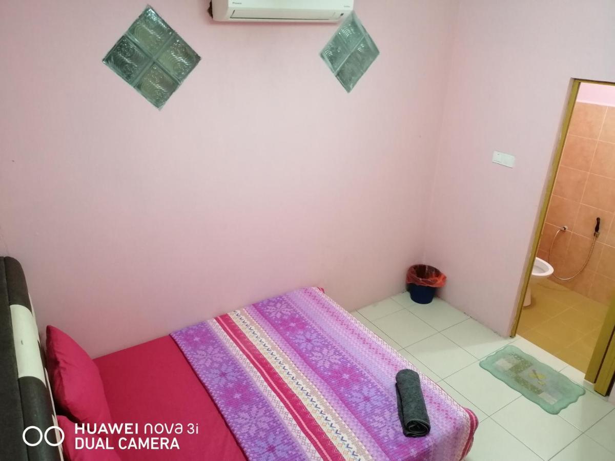 Layla Inn Batu Pahat Exterior photo